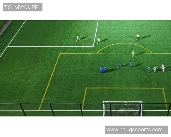 中国足球新星闪耀赛场：甄英涵与郑钧瀚携手任意球破门再创佳绩